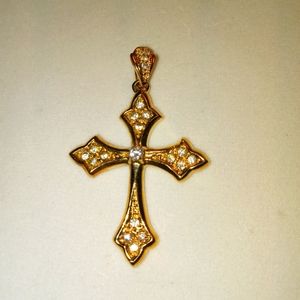 DAC 925 Cubic Zirconia Cross Pendant